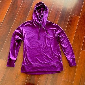 Long sleeved yoga top